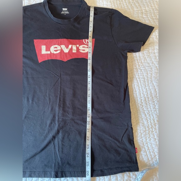 Women’s Levi’s Short Sleeve Graphic Tee - Picture 5 of 6